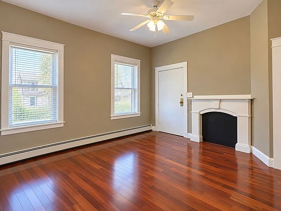 3rd image of 91 Ring St Floor 1