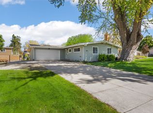 302 Red Fox Rd SE, Cedar Rapids, IA 52403