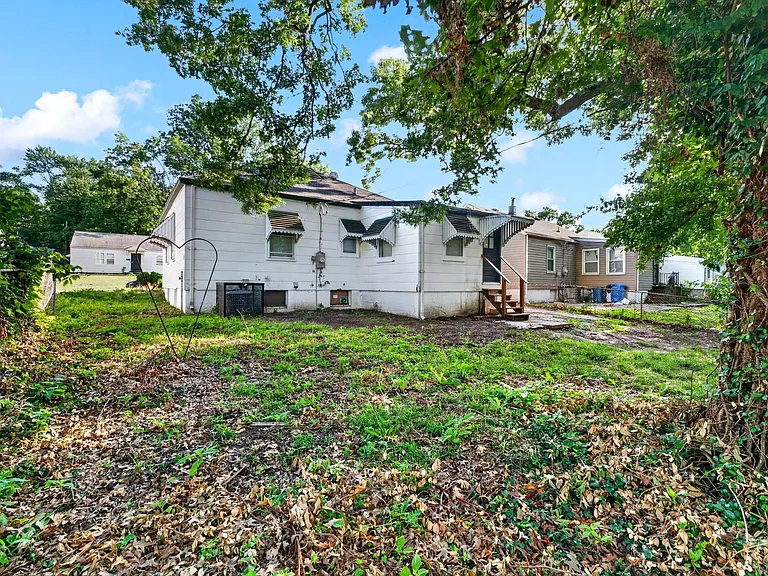 8033 Busiek Ave — Photo 3