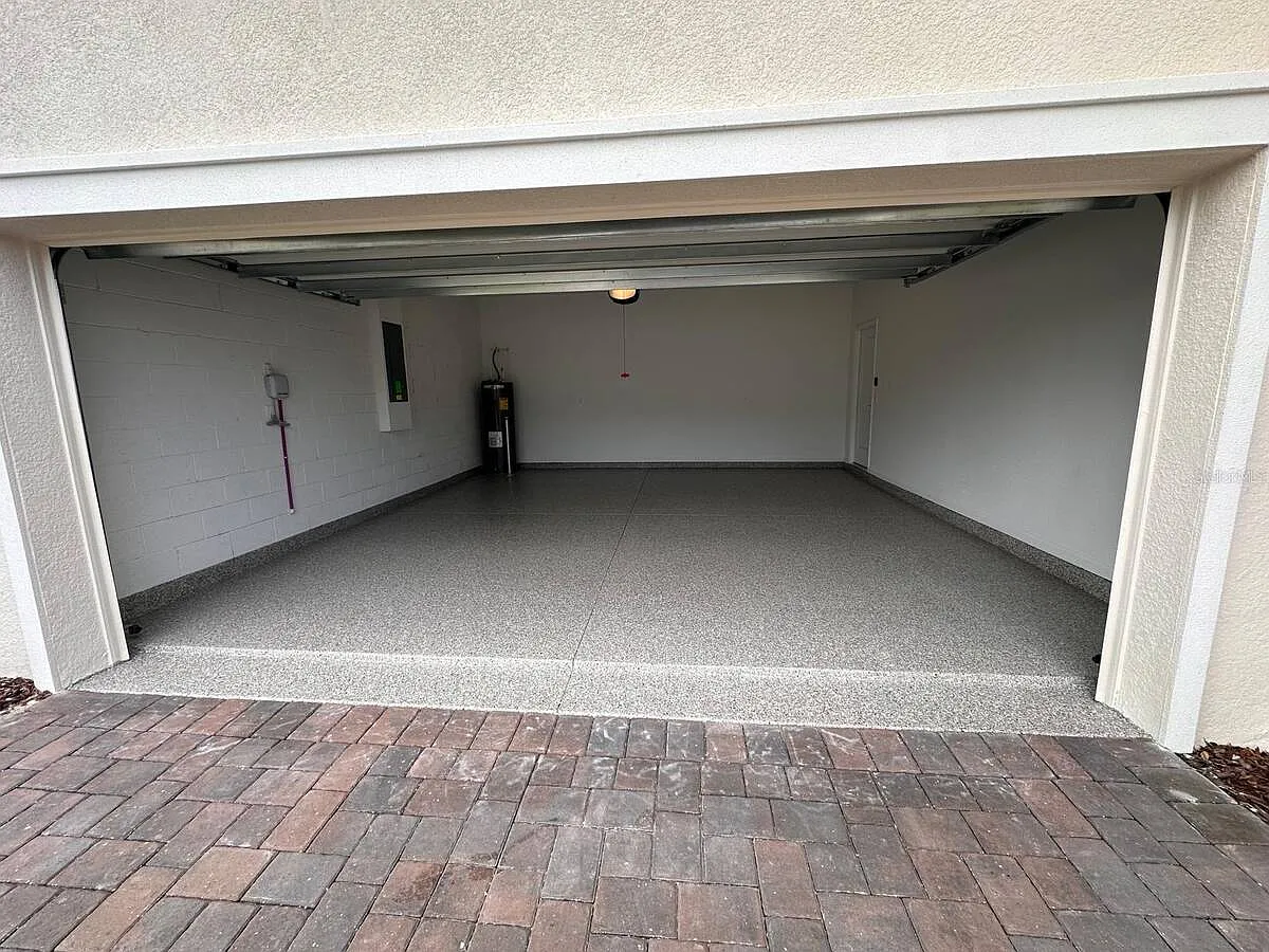 4 bed, 2.5 bath, 2469 sqft, $3,350 — Photo 3