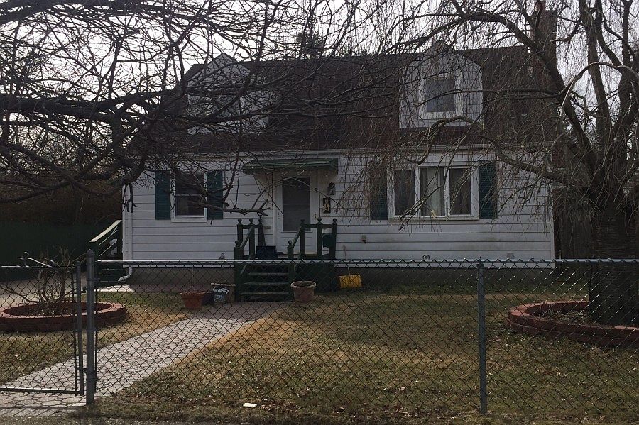 1st image of 15 Plymouth Dr