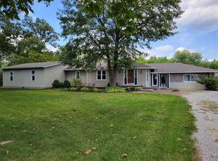 22467 Turkey Bend Rd, Du Bois, IL 62831