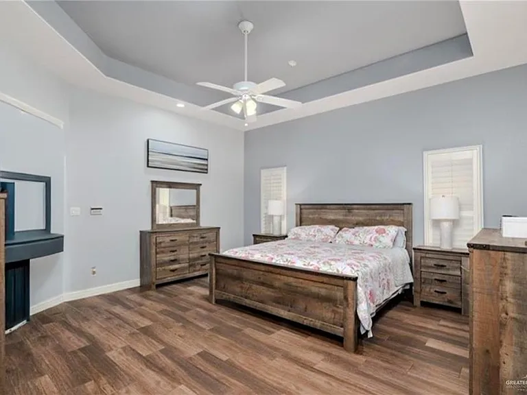 2513 Kings Dr — Photo 10