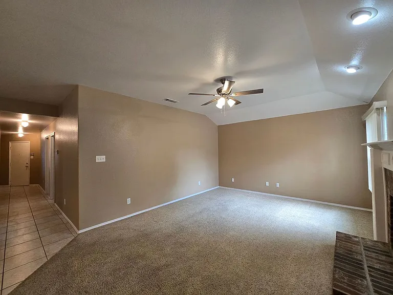 5812 Durango Dr — Photo 13