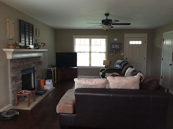 3rd image of 1018 Sunrise Dr