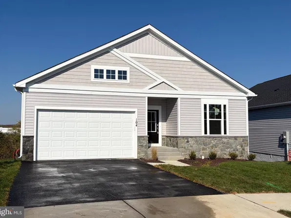 104 Scotch Bonnet Dr, Winchester, VA 22603