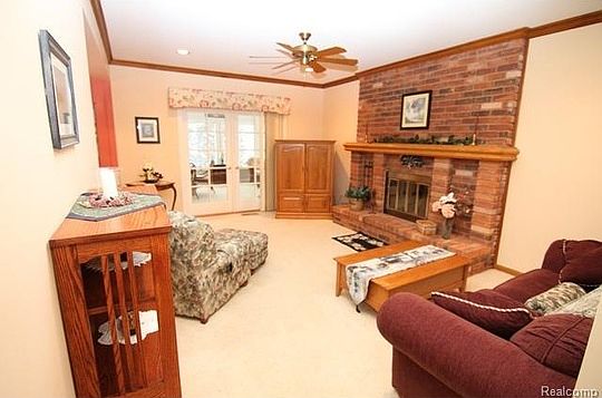 5th image of 6323 Walker Dr