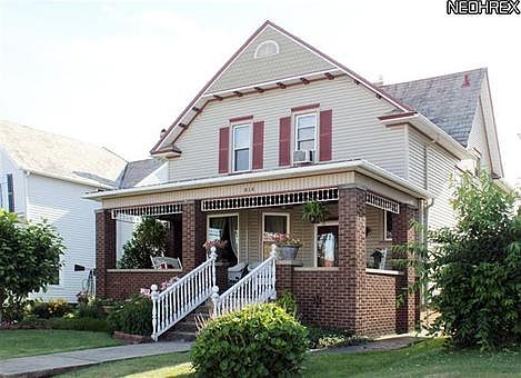 1st image of 816 N Water St