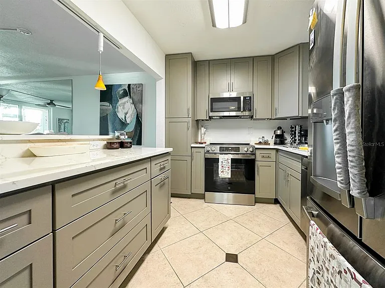 7920 Sun Island Dr S #102 — Photo 7