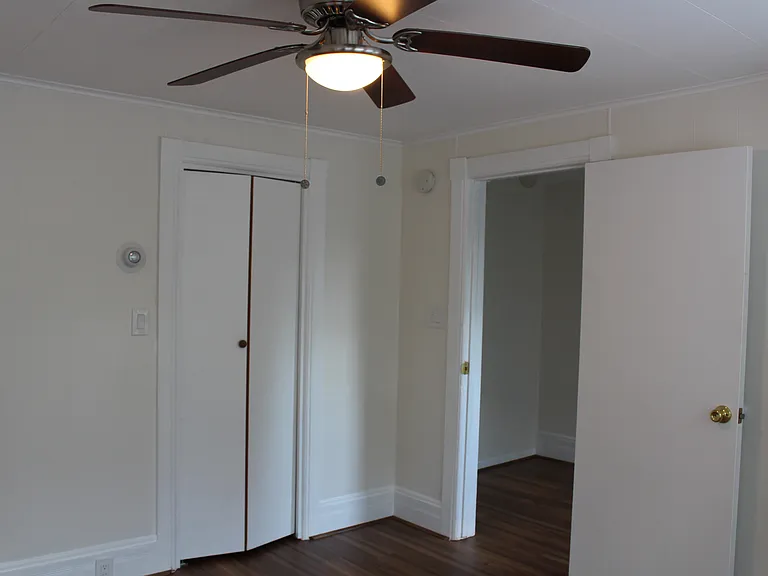 513 S Albany St — Photo 11
