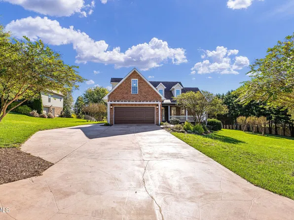 406 Grovemont Pl, Piney Flats, TN 37686