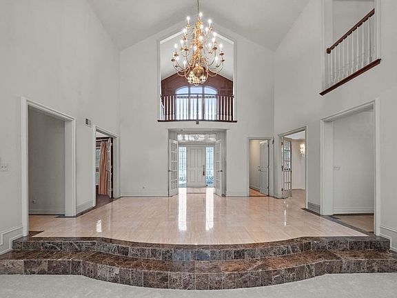 3rd image of 1337 S Carillon Ct