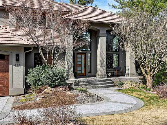 3rd image of 621 N Dunbarton Oaks