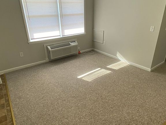 4th image of 2407 Bare St #W