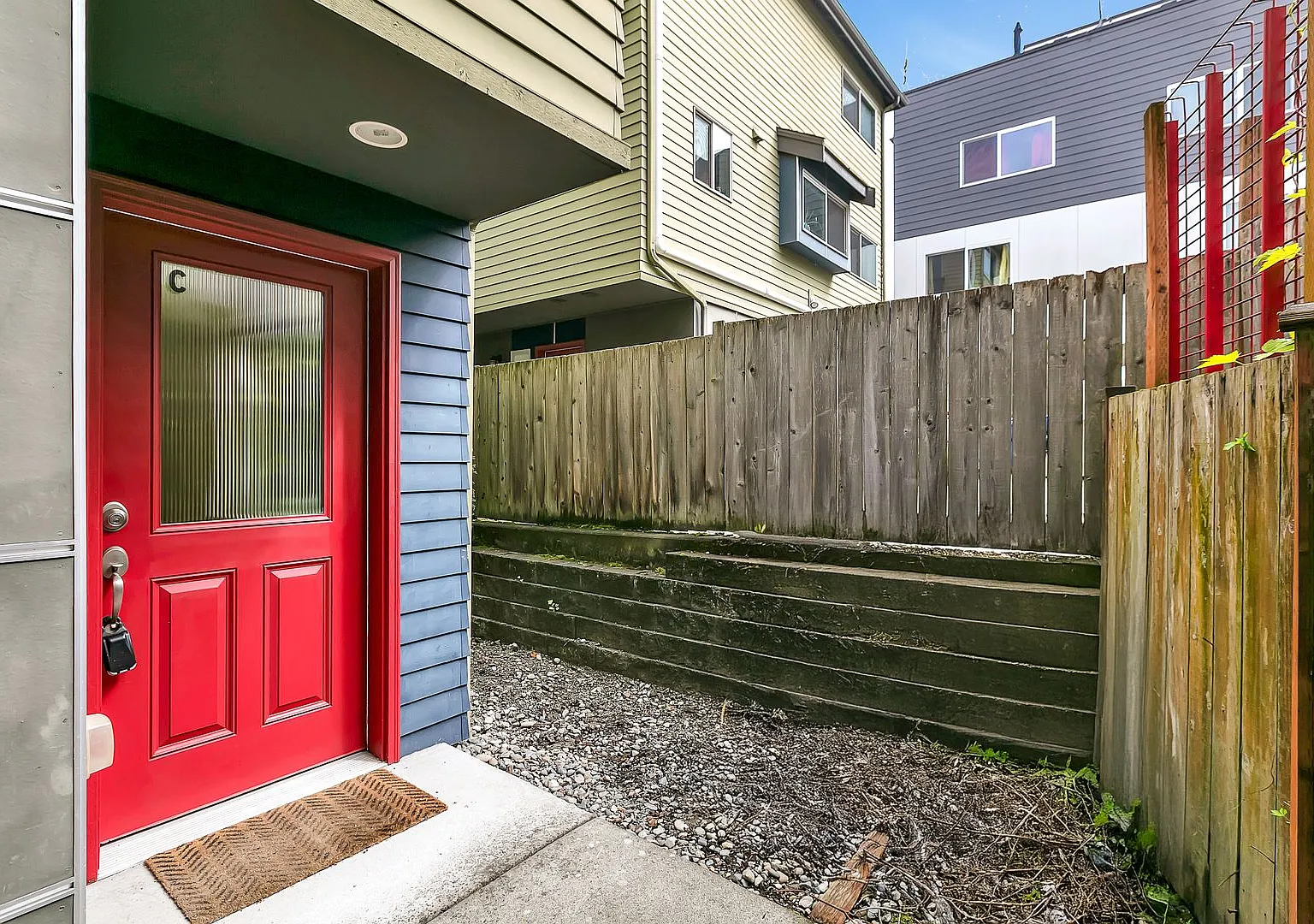 Cheery & Bright Columbia City Townhome — Photo 3