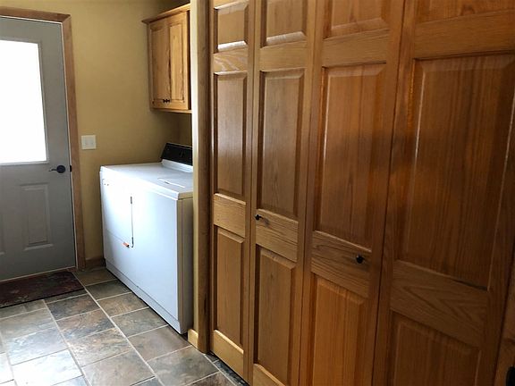 4th image of N1477 River Ave