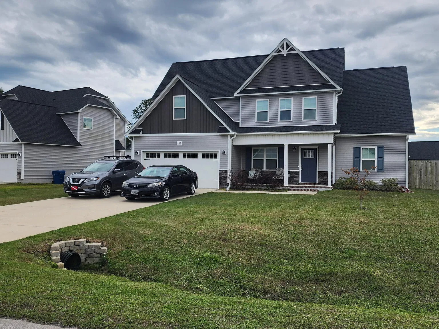 4 bed, 2.5 bath, $2,200 — Photo 1