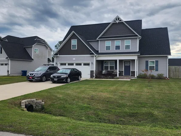 507 Admiral Bend Dr, Sneads Ferry, NC 28460