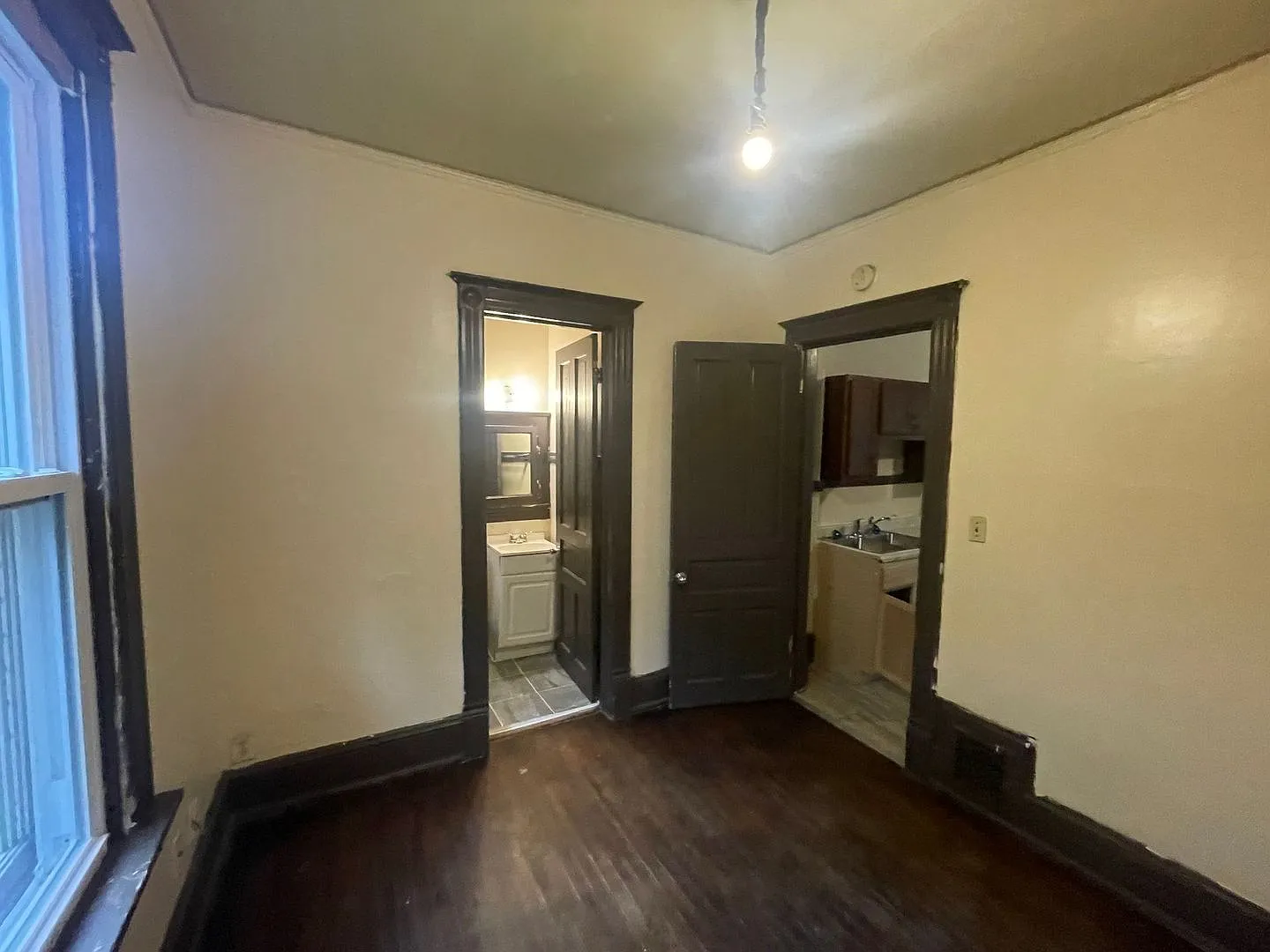 2502-2504 N 9th St./824 W Wright St. - 4 Unit — Photo 3