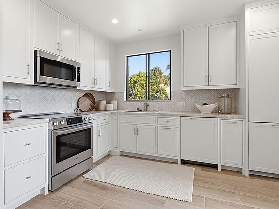 5th image of 43 Seaview Dr