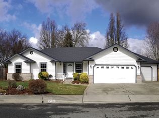 2134 SW Rhumba Dr, Grants Pass, OR 97526