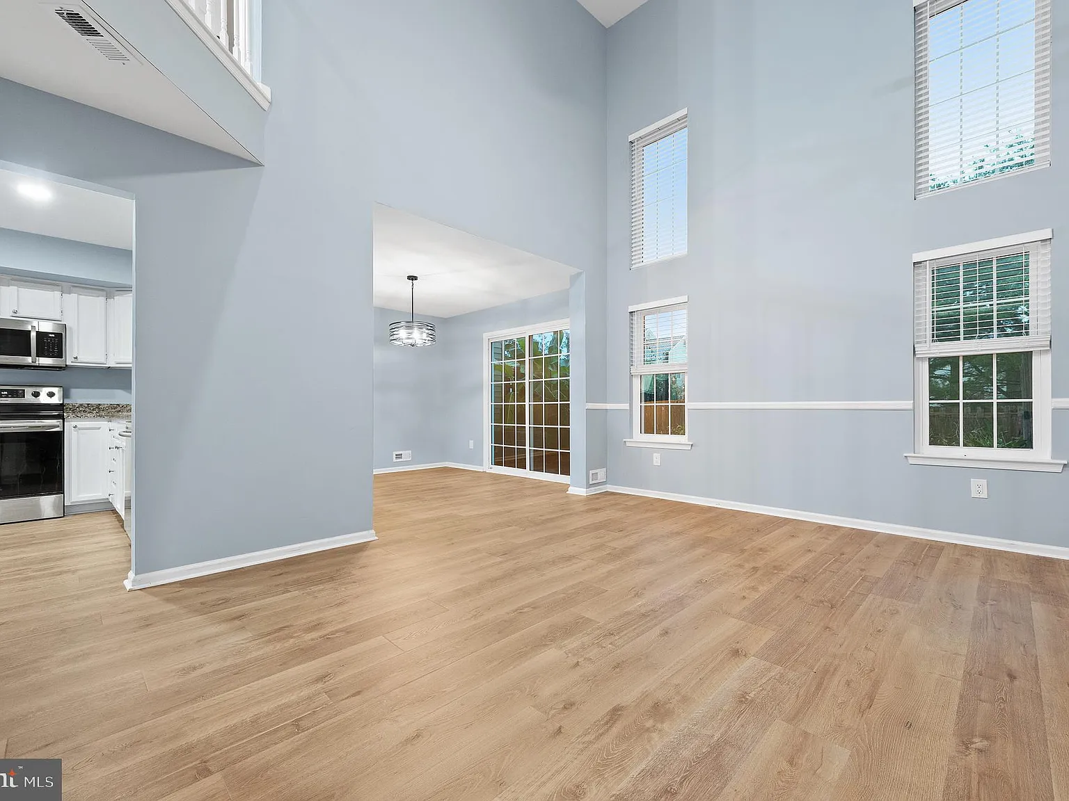 3 bed, 2.5 bath, 1688 sqft, $3,200 — Photo 4