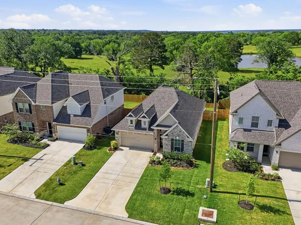 12087 Noble Heart Dr, Willis, TX 77318