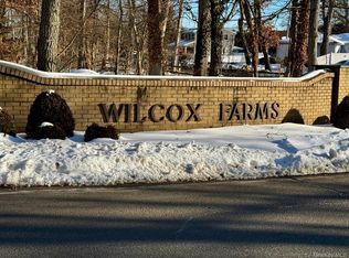 5 Holly Court, Center Moriches, NY 11934