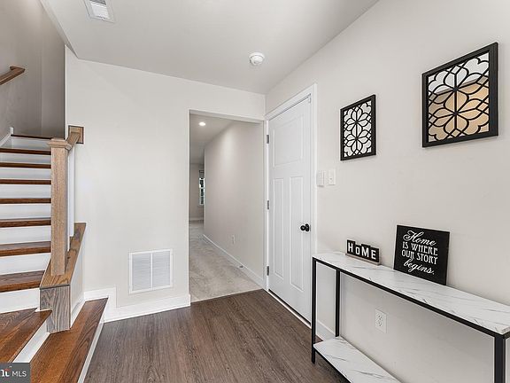 3rd image of 172 Freedom Way