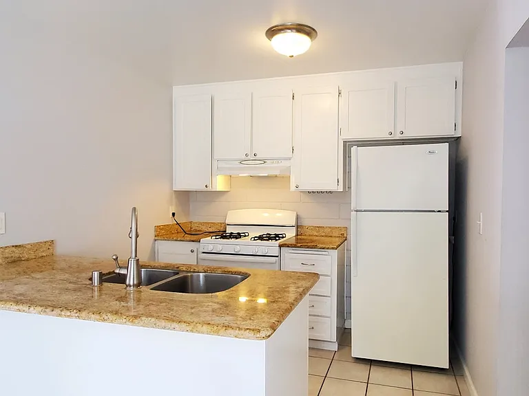 33225 Lake Champlain Ct — Photo 10