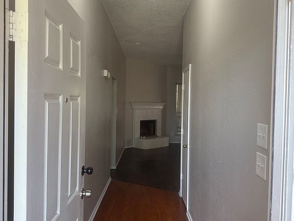 4th image of 603 White Swan Dr