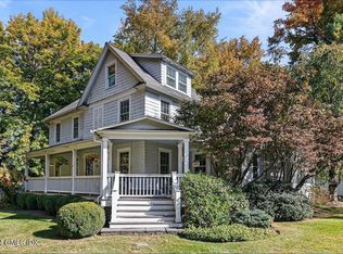 69 Riverside Ave, Riverside, CT 06878