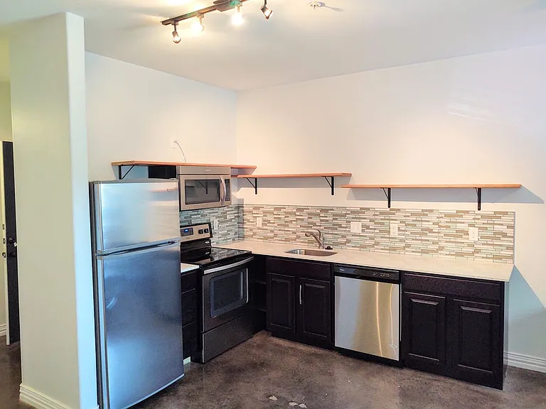 Hickory Park Apartments — Photo 12
