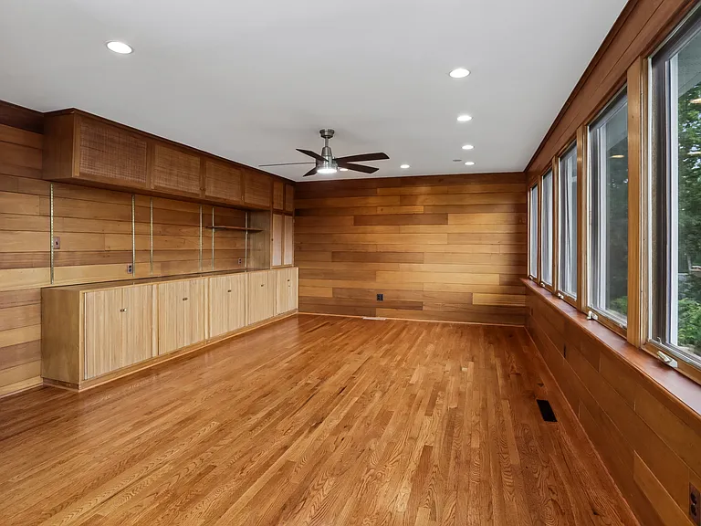 3301 Shirley Ln — Photo 18