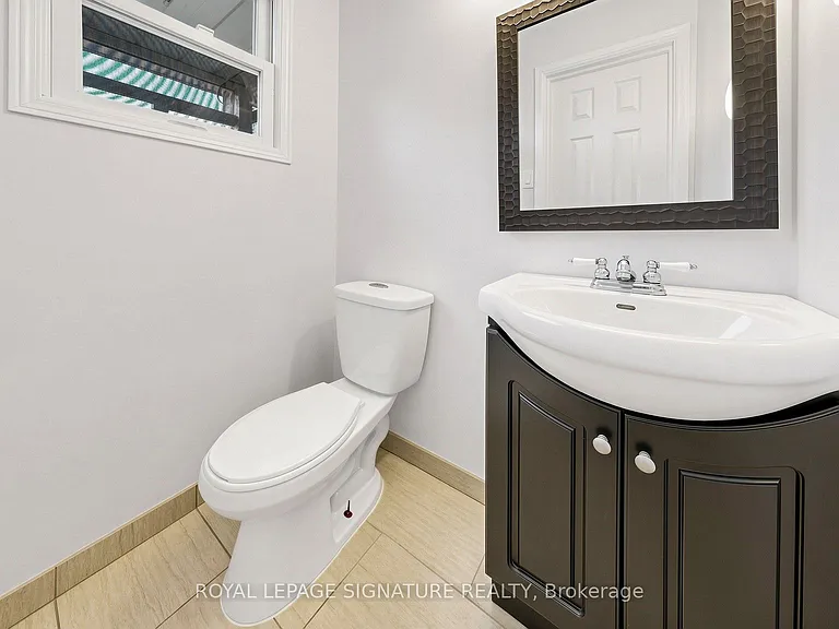 1634 Fairfield Cres #MAIN — Photo 14