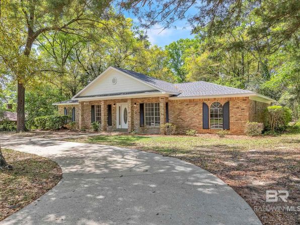 824 Regents Dr W, Mobile, AL 36609