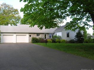 35 Valerie Ln, Danbury, CT 06811