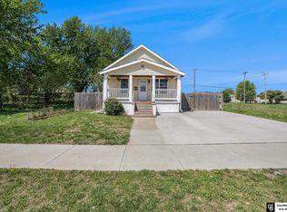 1552 N 17th St, Omaha, NE 68110