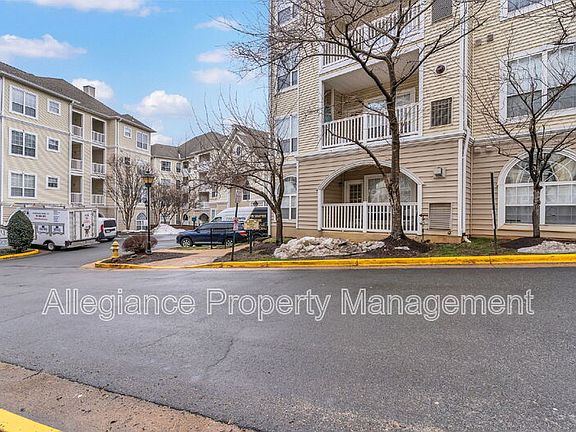 3rd image of 4560 Strutfield Ln APT 1414