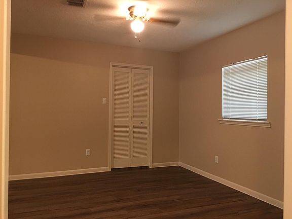 5th image of 12207 Corona Ln