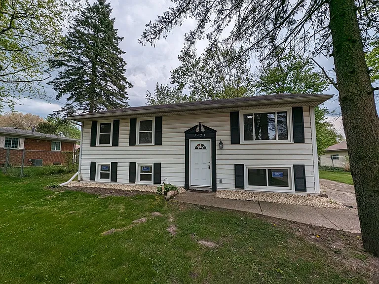 5423 Tulip Ave — Photo 1