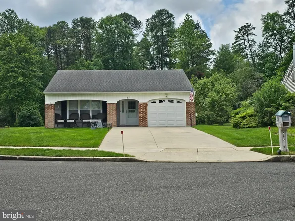 57 Finchley Ct, Southampton, NJ 08088