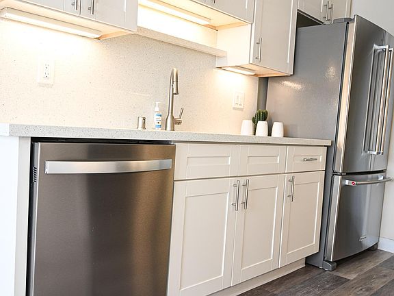 3rd image of 1555 Alta Glen Dr APT 1