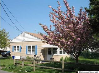 2 Beacon Dr, Waretown, NJ 08758