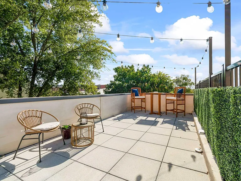 125 E Prince St #203 — Photo 24