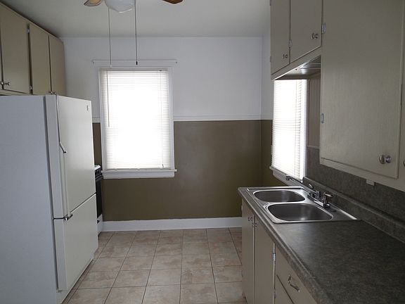 4th image of 1420 W Margaret Ave