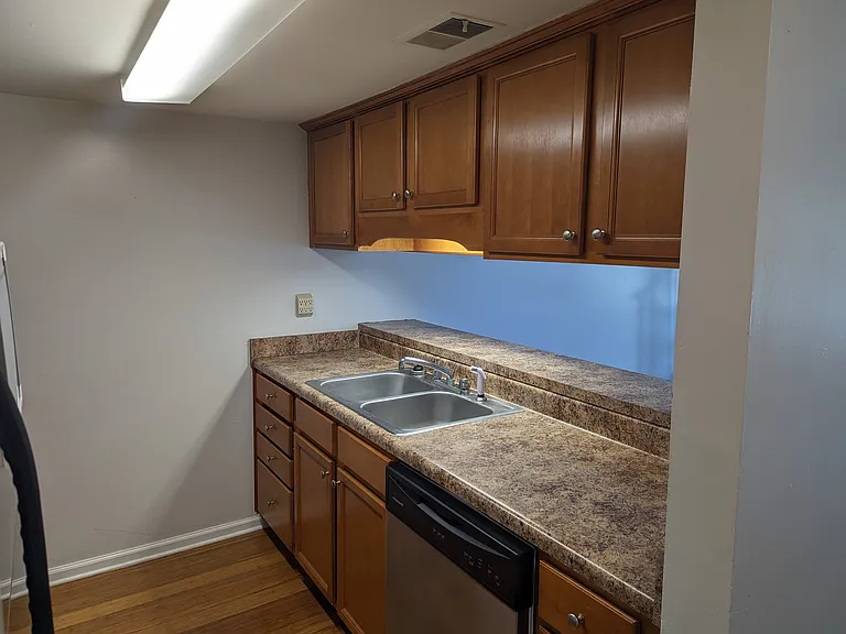 813 Harden St #2 — Photo 3