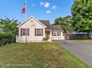 2037 Crestwood Dr, Forked River, NJ 08731