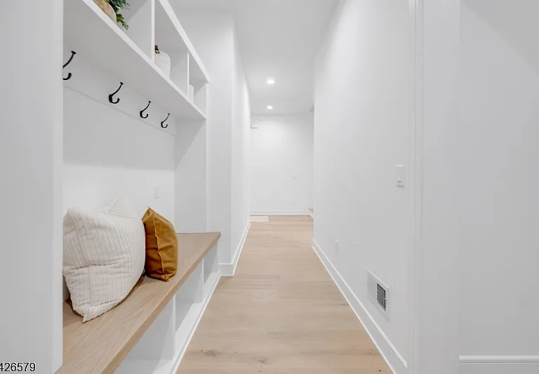 27 Feldman Ct — Photo 17
