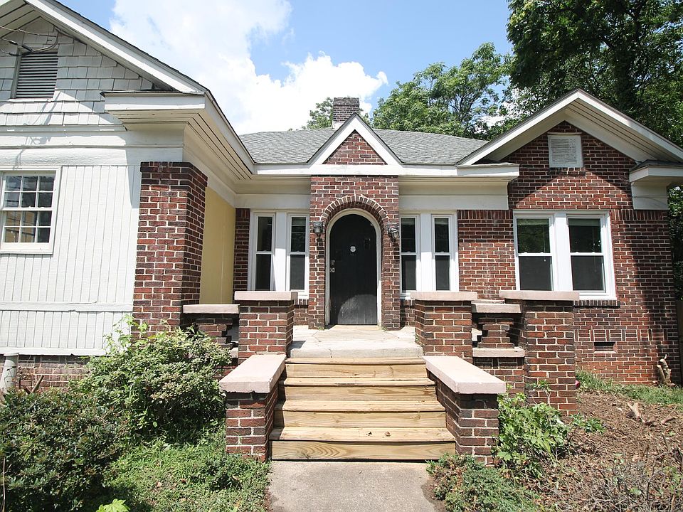 Beautiful Bungalow!